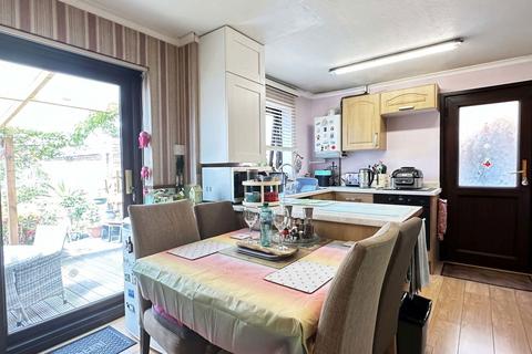 3 bedroom semi-detached house for sale, Patterdale Road, Dartford DA2