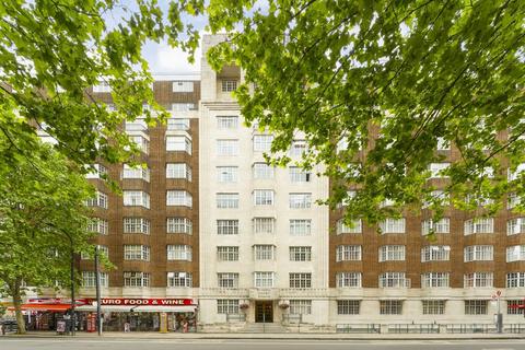Studio to rent, Woburn Place, London WC1H
