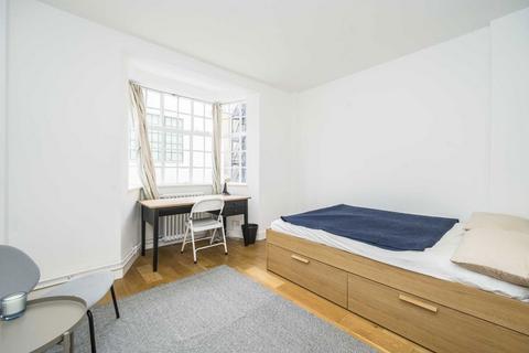 Studio to rent, Woburn Place, London WC1H