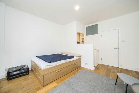 Studio to rent, Woburn Place, London WC1H