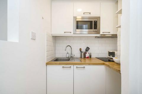 Studio to rent, Woburn Place, London WC1H