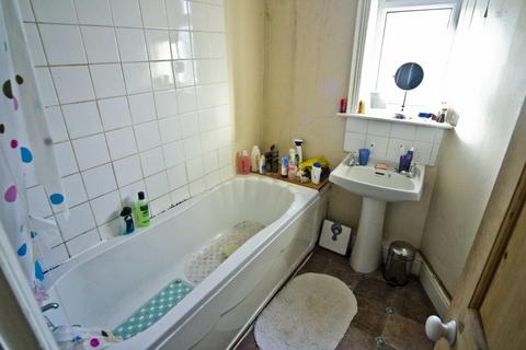 3 bedroom flat to rent, *£550PCM INCLUDING BILLS* Gordon Road, West Bridgford