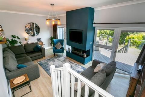 2 High Ridge, Hythe, CT21 5TE