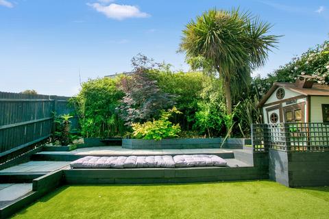 2 High Ridge, Hythe, CT21 5TE