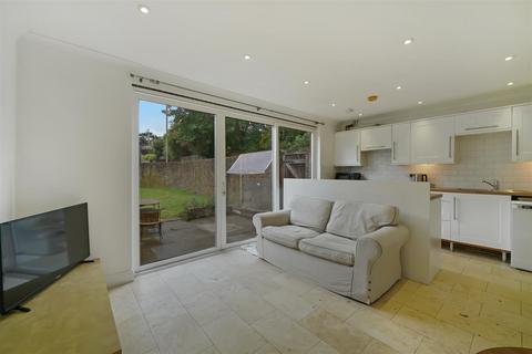 4 bedroom house for sale, Marrick Close, London