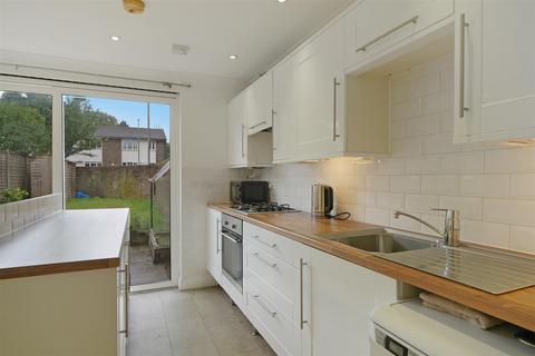 4 bedroom house for sale, Marrick Close, London