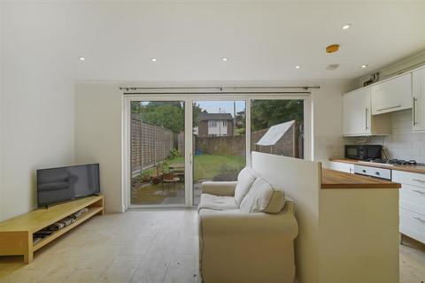 4 bedroom house for sale, Marrick Close, London