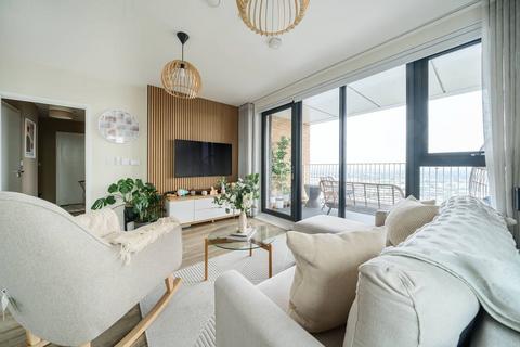 2 bedroom flat for sale, Lakeside Drive, Park Royal, London, NW10