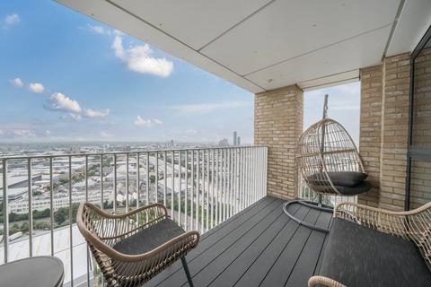 2 bedroom flat for sale, Lakeside Drive, Park Royal, London, NW10