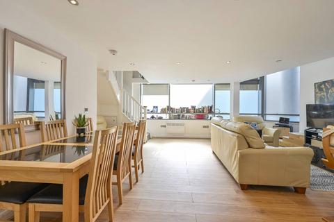2 bedroom flat to rent, Hardwicks Square, Wandsworth Town, London, SW18