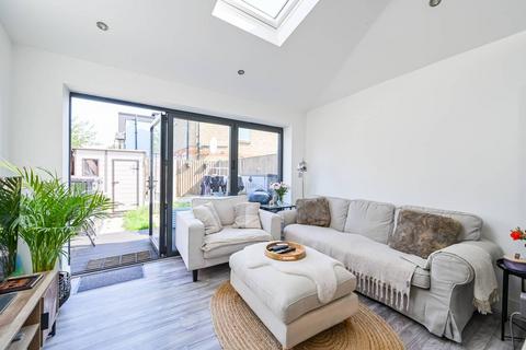 5 bedroom terraced house for sale, New Road, Chingford, London, E4
