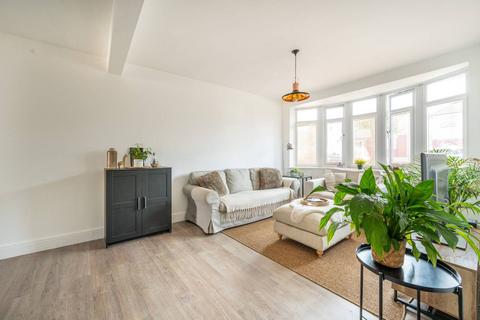 5 bedroom terraced house for sale, New Road, Chingford, London, E4