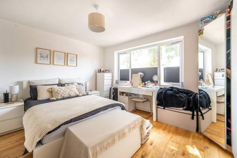 5 bedroom terraced house for sale, New Road, Chingford, London, E4
