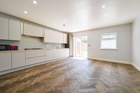 undefined, Lea Bridge Road, E17, Walthamstow, London, E17