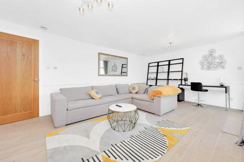Manchester Road, Canary Wharf, London, E14