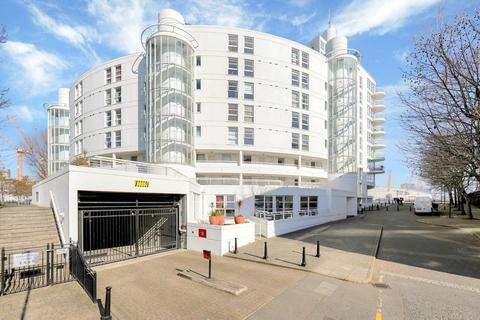 Manchester Road, Canary Wharf, London, E14