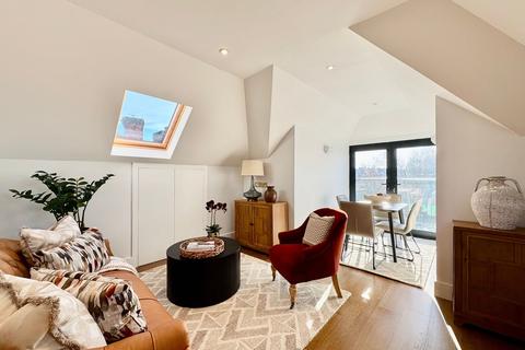 Brondesbury Park, Nova House, NW6