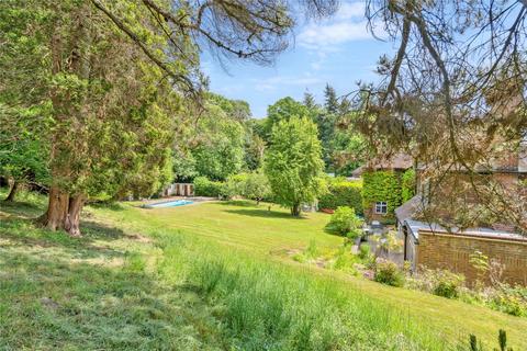 6 bedroom detached house for sale, Main Drive, Gerrards Cross, Buckinghamshire
