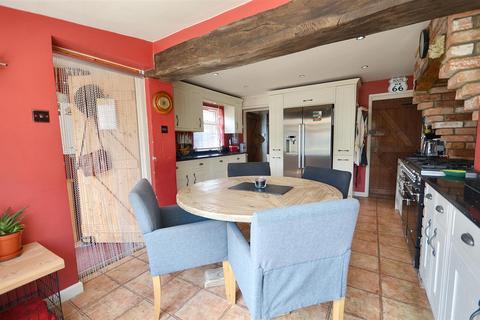 2 bedroom detached house for sale, Glue Hill, Sturminster Newton