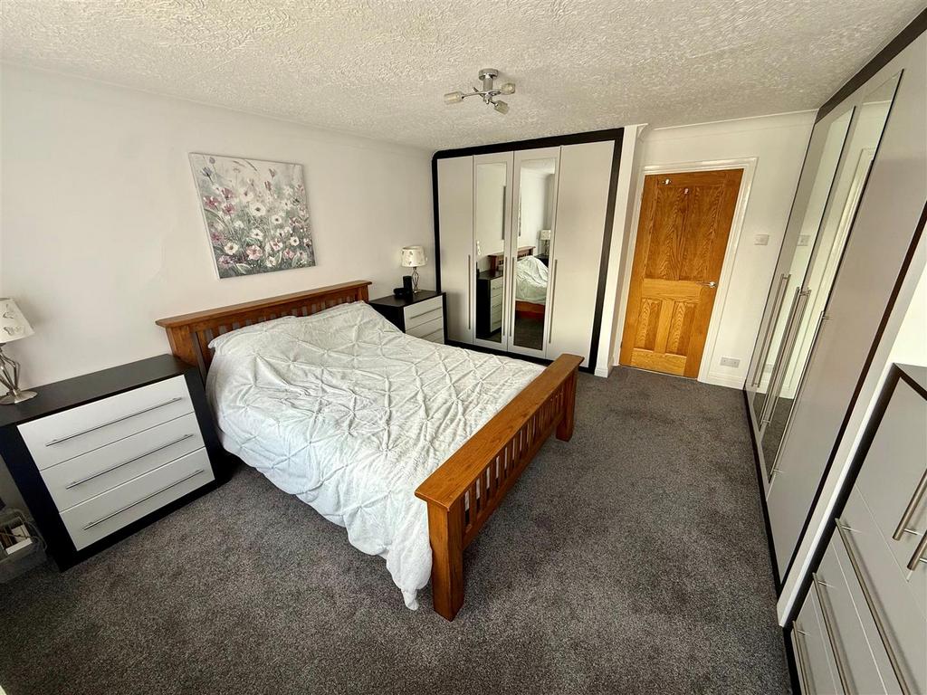 BC76 Bed1-2.jpg