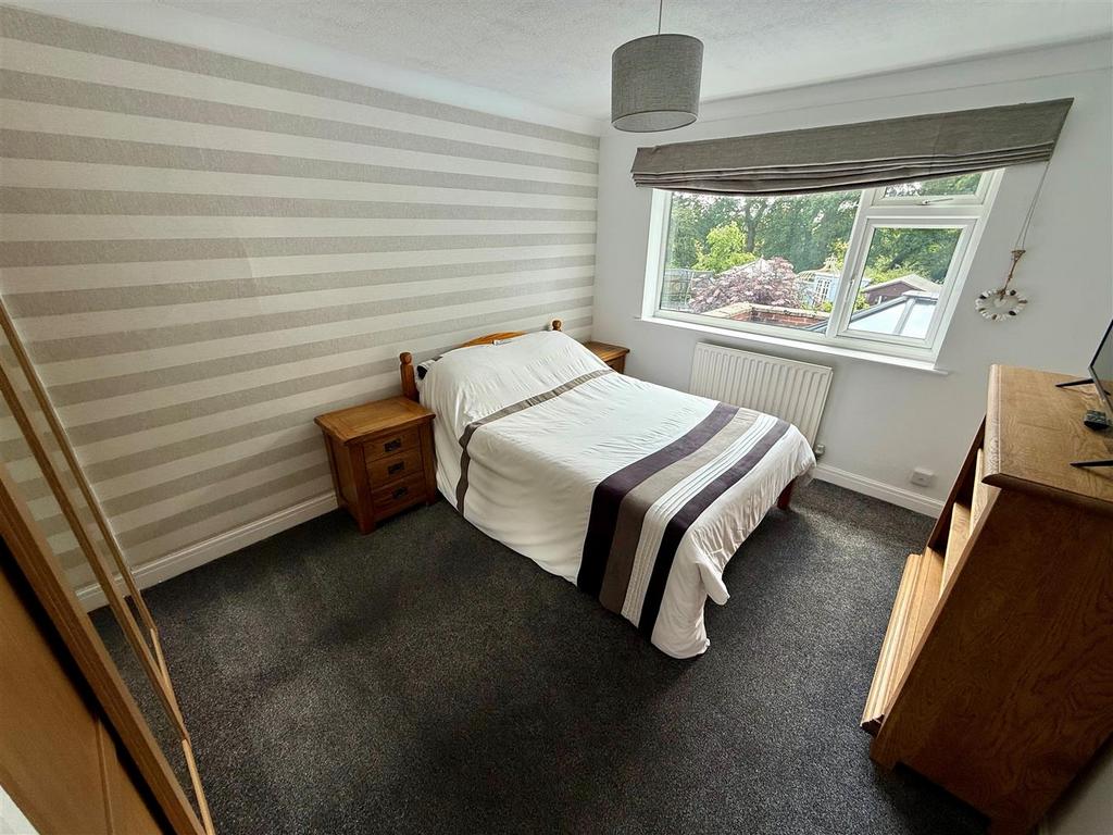BC76 Bed2.jpg