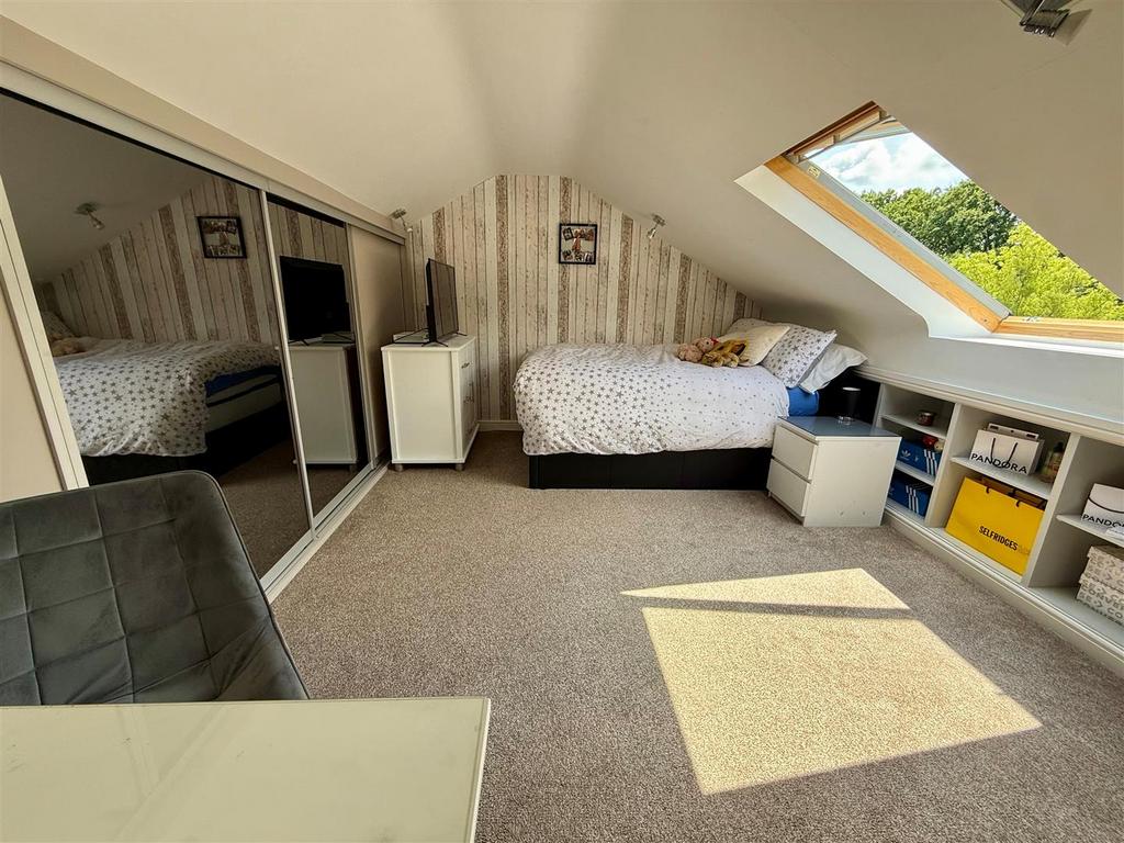 BC76 Bed4.jpg