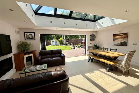76 Binley Close, Shirley, Solihull, B90 2RB