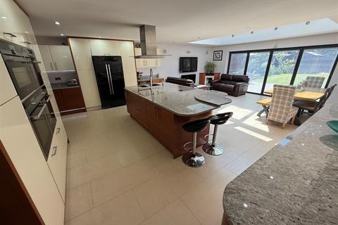 76 Binley Close, Shirley, Solihull, B90 2RB