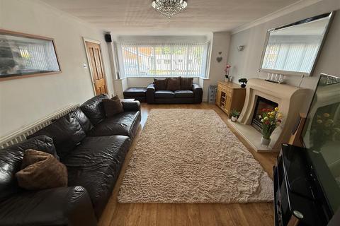 76 Binley Close, Shirley, Solihull, B90 2RB