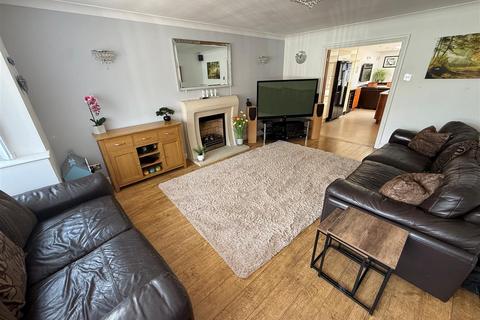 76 Binley Close, Shirley, Solihull, B90 2RB