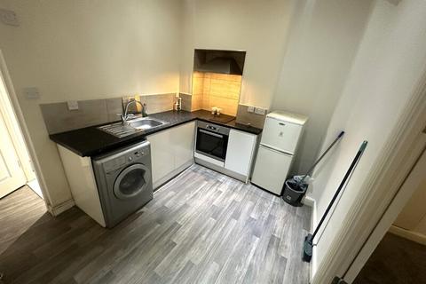 Studio to rent, Bertram Street, Roath, Cardiff