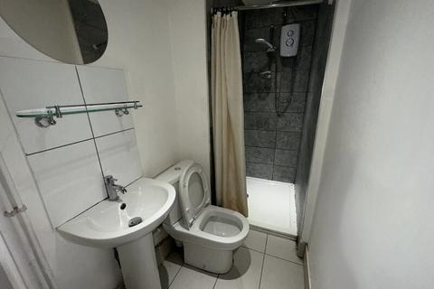 Studio to rent, Bertram Street, Roath, Cardiff