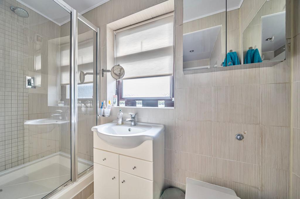 En Suite Bathroom