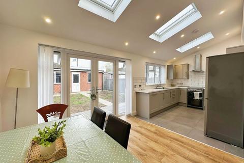 4 bedroom semi-detached house for sale, Greencourt Avenue, Edgware, HA8