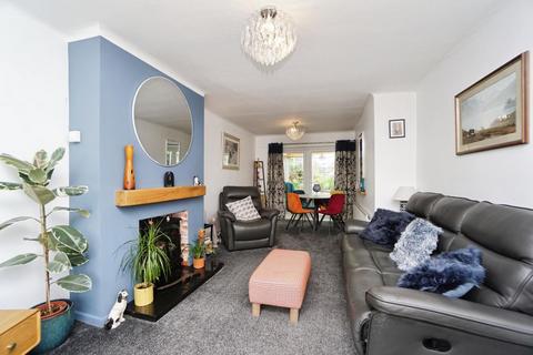 8 Studfield Drive, Sheffield, S6 4SN