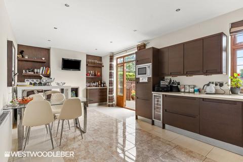 5 bedroom detached house for sale, Riverside Avenue, Broxbourne EN10