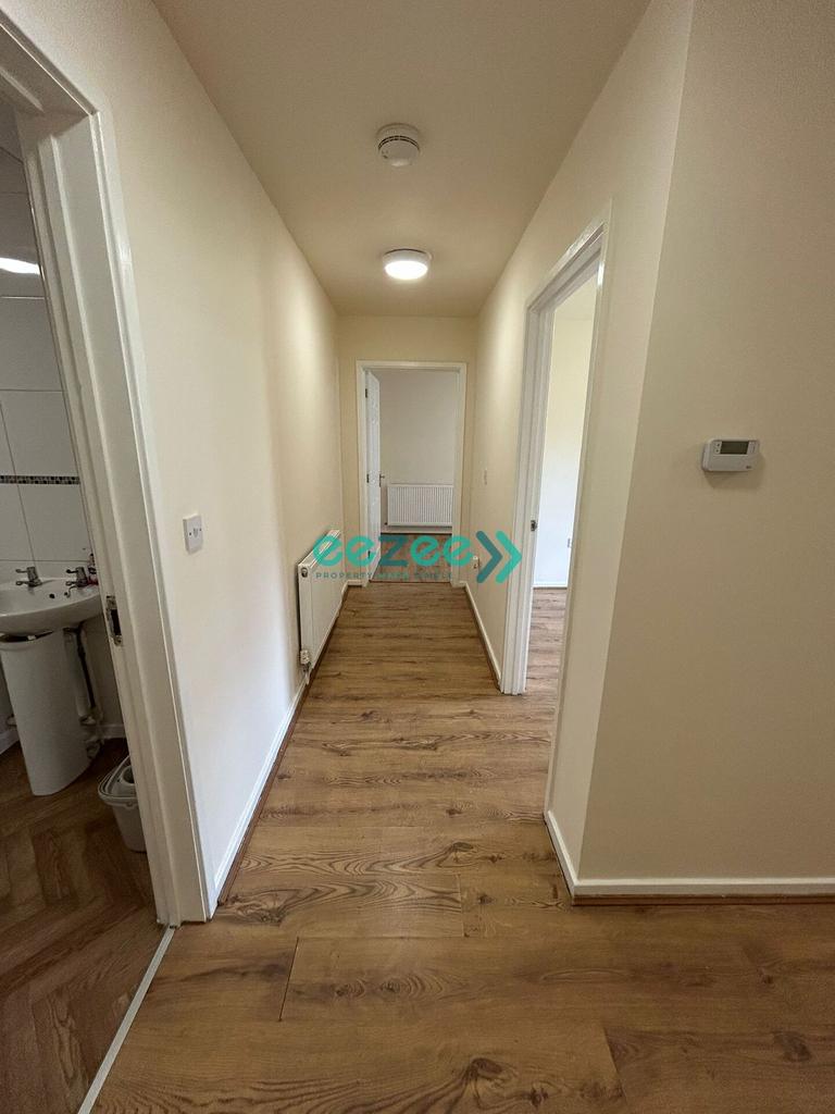 Hallway 2.jpeg