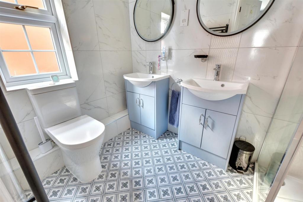 Ensuite  (1).jpeg