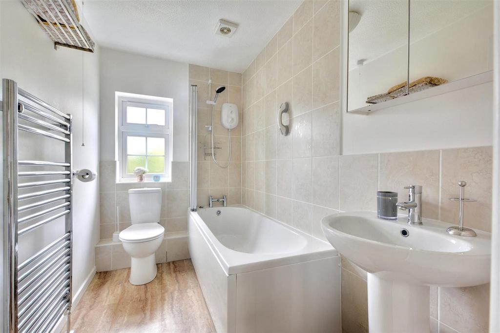Bathroom 2.jpeg
