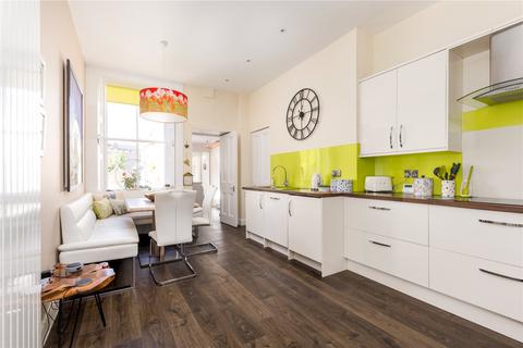 39 Dudley Crescent, Edinburgh, EH6 4QJ