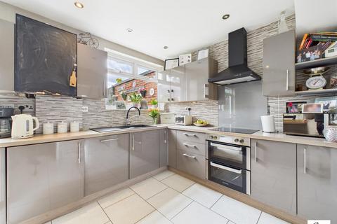 4 bedroom terraced house for sale, Turpins Lane, Woodford Green