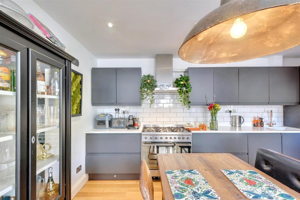 Kitchen 3.jpeg