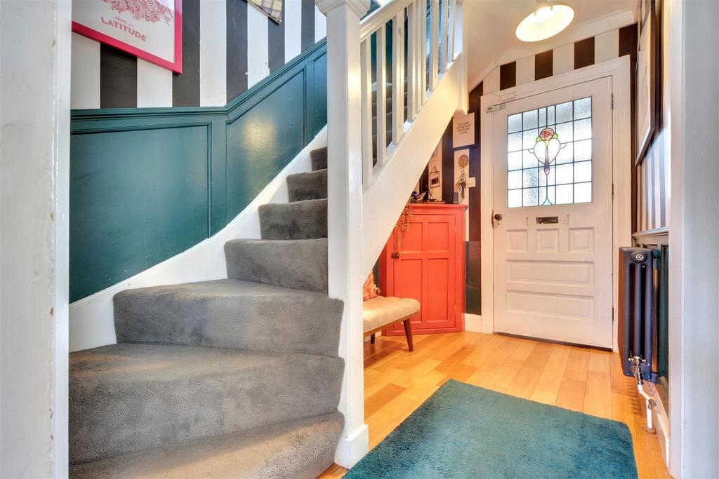 Entrance Hall 2.jpeg