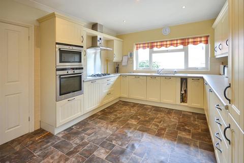 3 bedroom detached bungalow for sale, Wyke Road, Gillingham