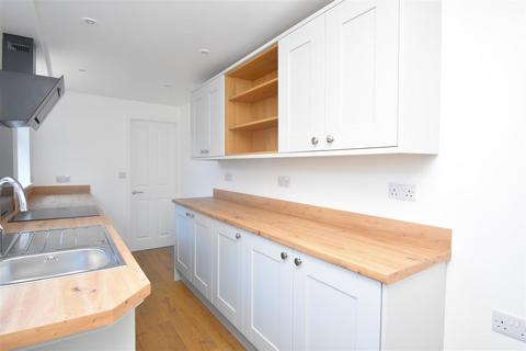 3 bedroom terraced house to rent, Lower Ebor Street, York