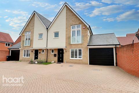 5 bedroom semi-detached house for sale, Fairway Drive, Chelmsford
