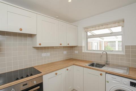 2 bedroom semi-detached bungalow to rent, Chorefields, Kidlington