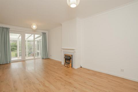 2 bedroom semi-detached bungalow to rent, Chorefields, Kidlington