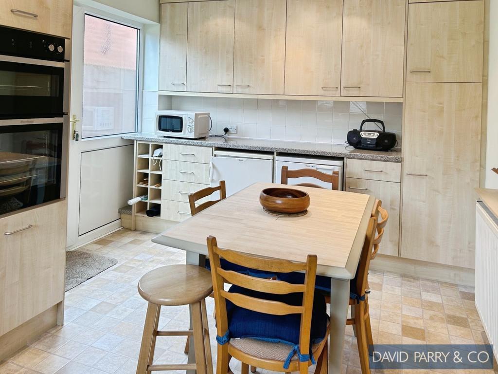 3 bedroom detached bungalow