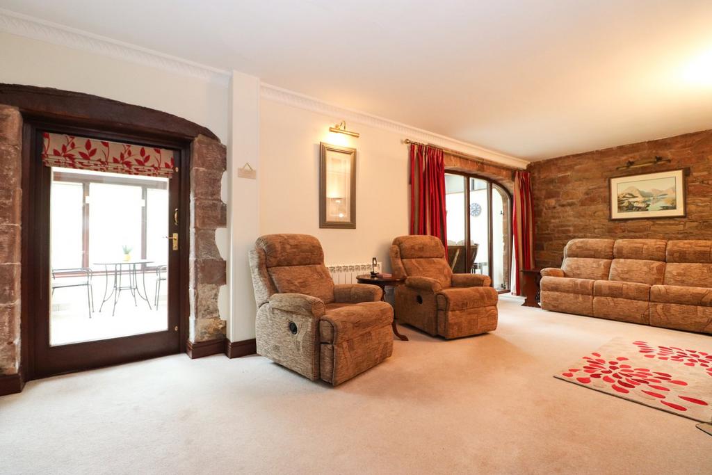Dining Lounge